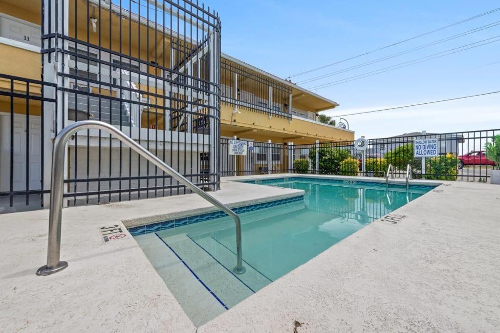 미를 비치 1Br With Pool Parking Pets Next To Beach 6 아파트 외부 사진